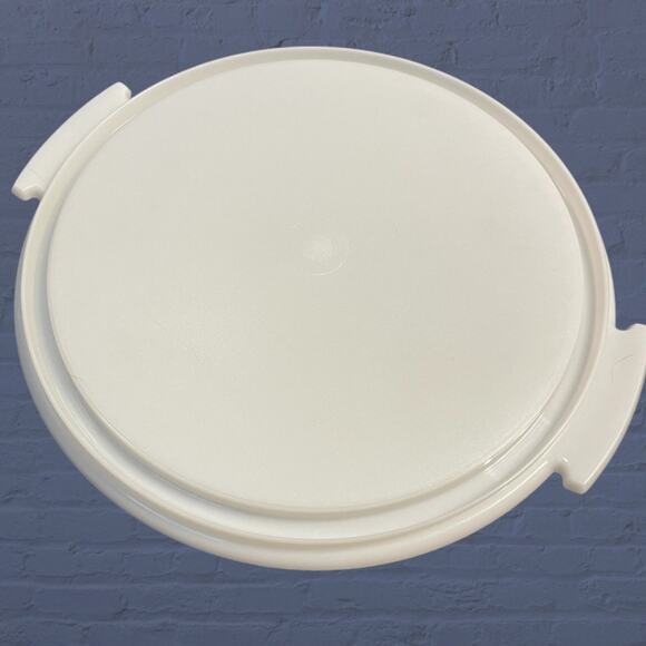 Tupperware Cake Pie Carrier Replacement Base Only 684 Round Vintage White USA - Picture 1 of 5